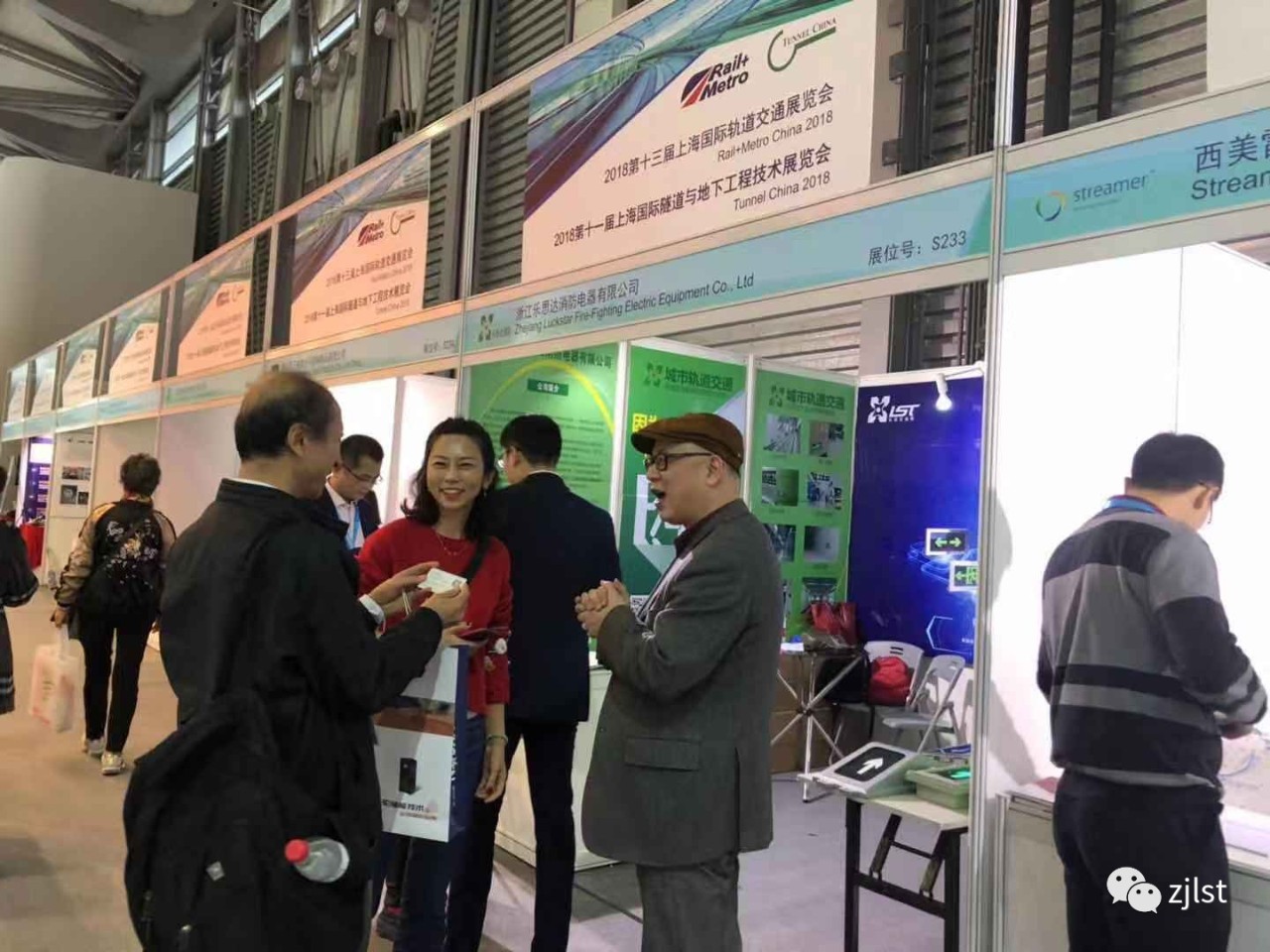 1541652894620711Q0AZ.jpg 0.jpg